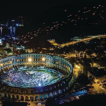 Valdebek * Pula